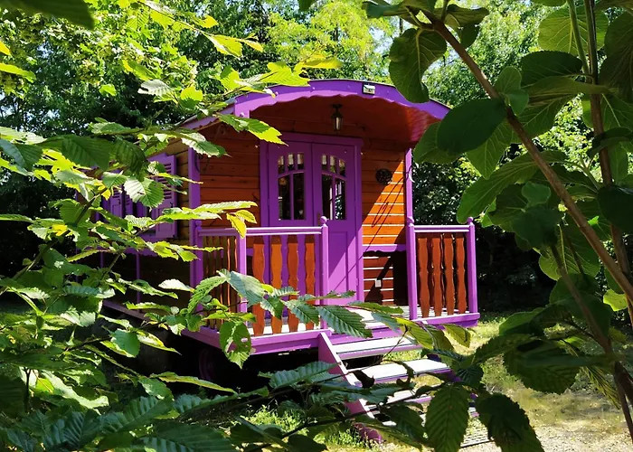 Sejour Bucolique En Roulotte Au Coeur D'une Ferme Familiale En Sarthe - Fr-1-410-229 Semesterbostad